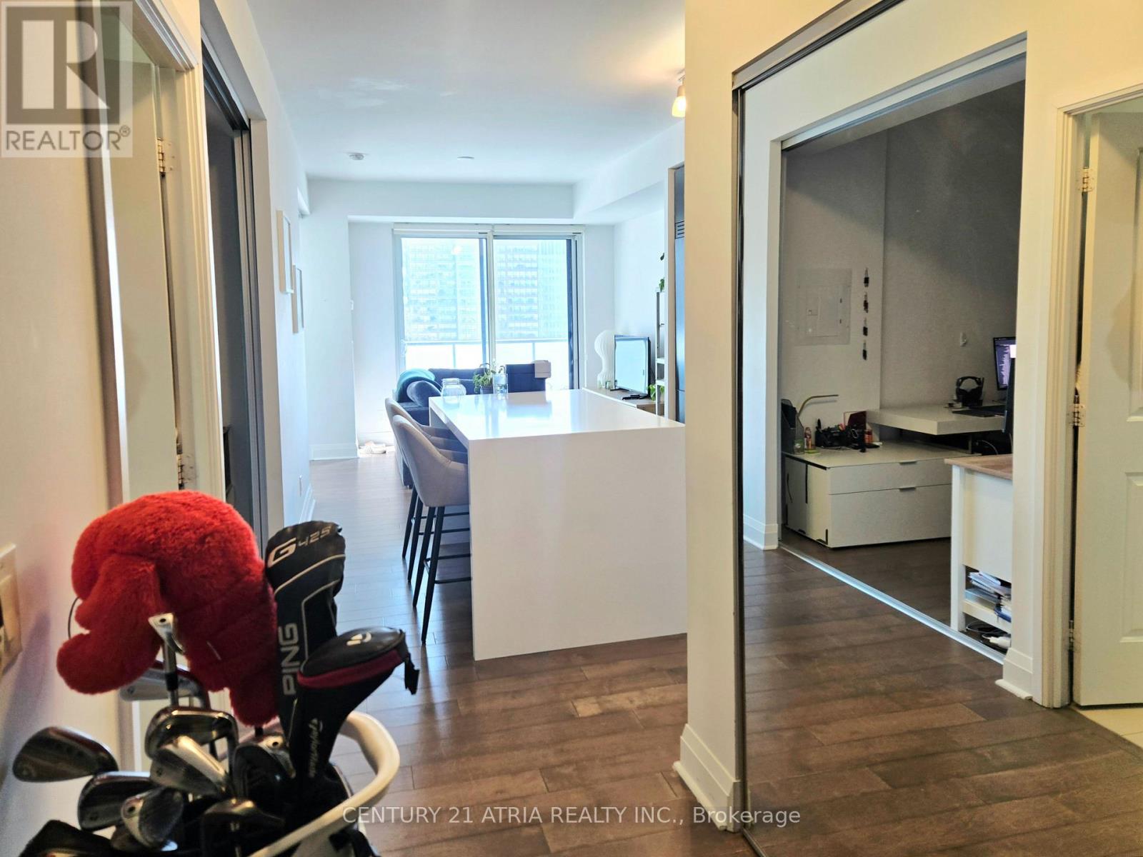 703 - 1080 Bay Street, Toronto, Ontario  M5S 0A5 - Photo 2 - C12838932