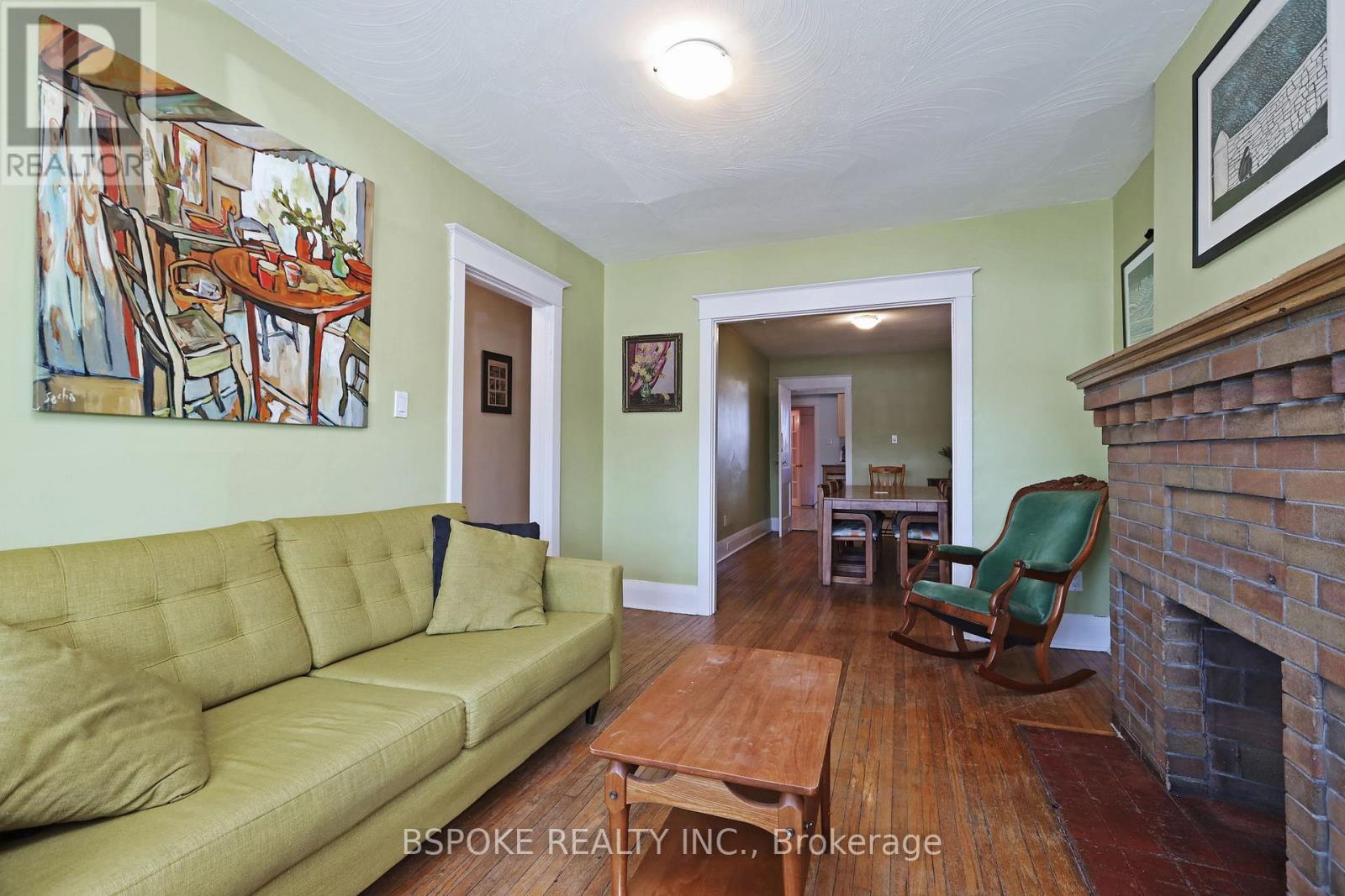 139 Greenwood Avenue, Toronto, Ontario  M4L 2P8 - Photo 4 - E12838958