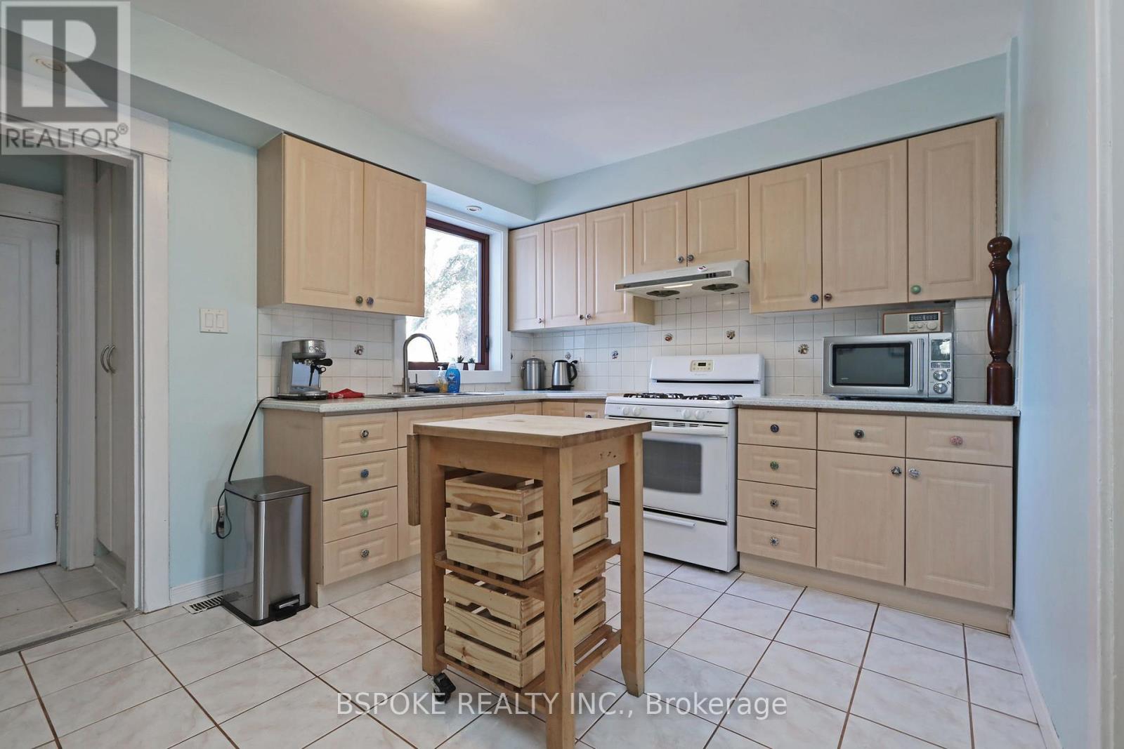 139 Greenwood Avenue, Toronto, Ontario  M4L 2P8 - Photo 7 - E12838958