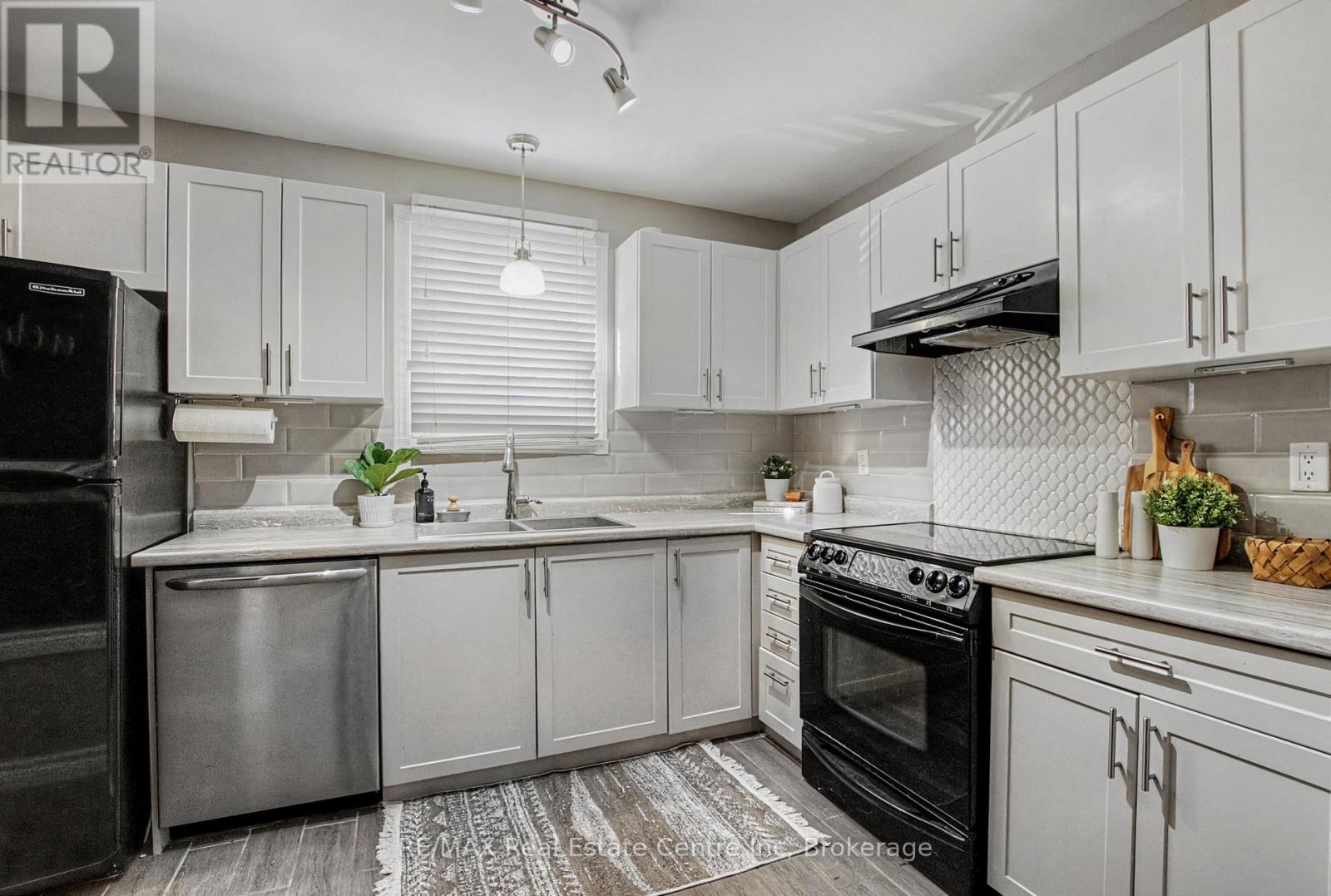 175 Cedar Street, Cambridge, Ontario  N1S 4X9 - Photo 11 - X12838884