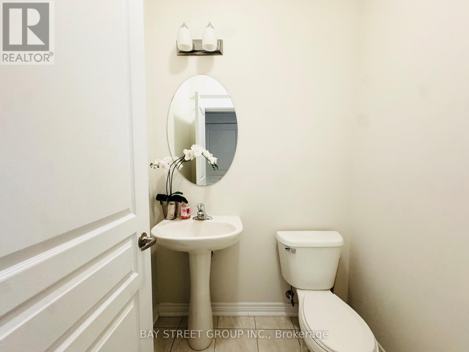 24 Plantain Lane, Richmond Hill, Ontario  L4E 1B9 - Photo 16 - N12838682