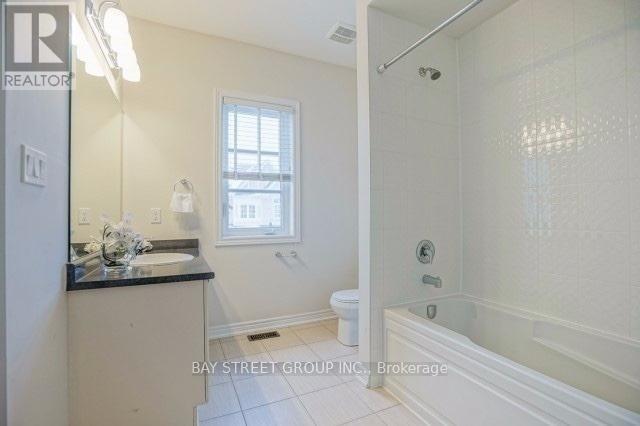 24 Plantain Lane, Richmond Hill, Ontario  L4E 1B9 - Photo 27 - N12838682