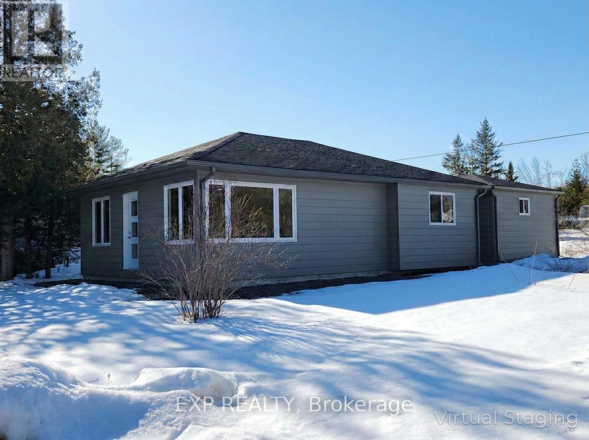 71 Lakeshore Road E, Oro-Medonte, Ontario  L0L 2E0 - Photo 1 - S12838716