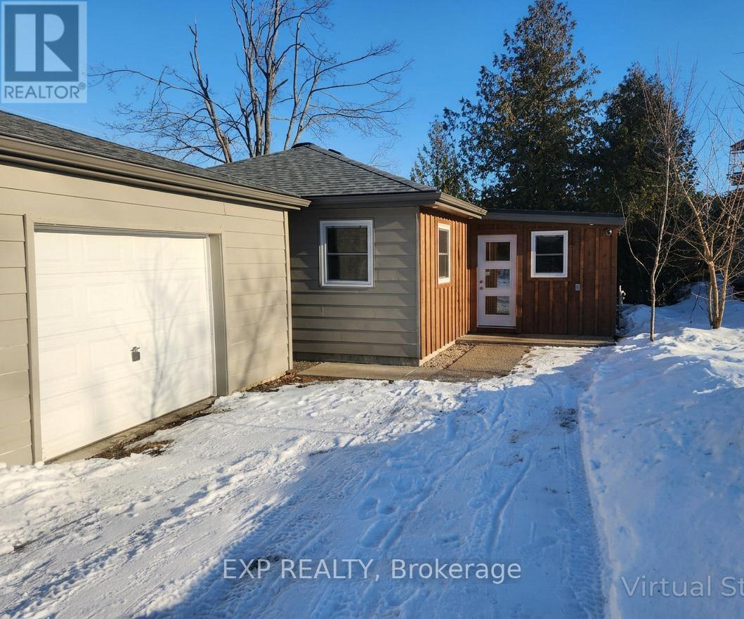 71 Lakeshore Road E, Oro-Medonte, Ontario  L0L 2E0 - Photo 2 - S12838716