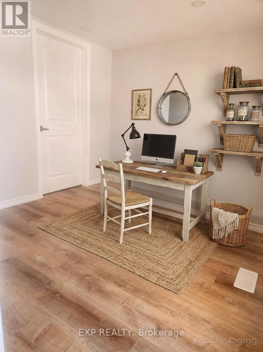 71 Lakeshore Road E, Oro-Medonte, Ontario  L0L 2E0 - Photo 3 - S12838716