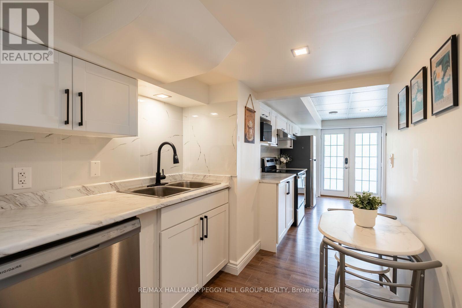 12 Cuthbert Street, Barrie (Ardagh), Ontario  L4N 6X7 - Photo 13 - S12838866