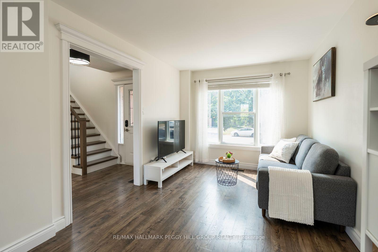 12 Cuthbert Street, Barrie (Ardagh), Ontario  L4N 6X7 - Photo 6 - S12838866