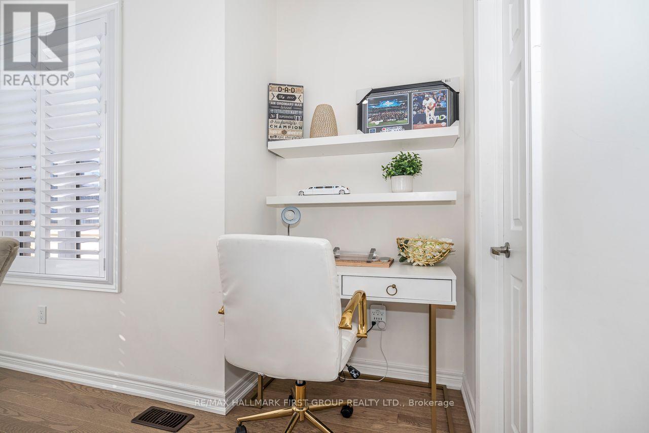 5 Toulouse Street, Whitby, Ontario  L1P 0J2 - Photo 9 - E12838226