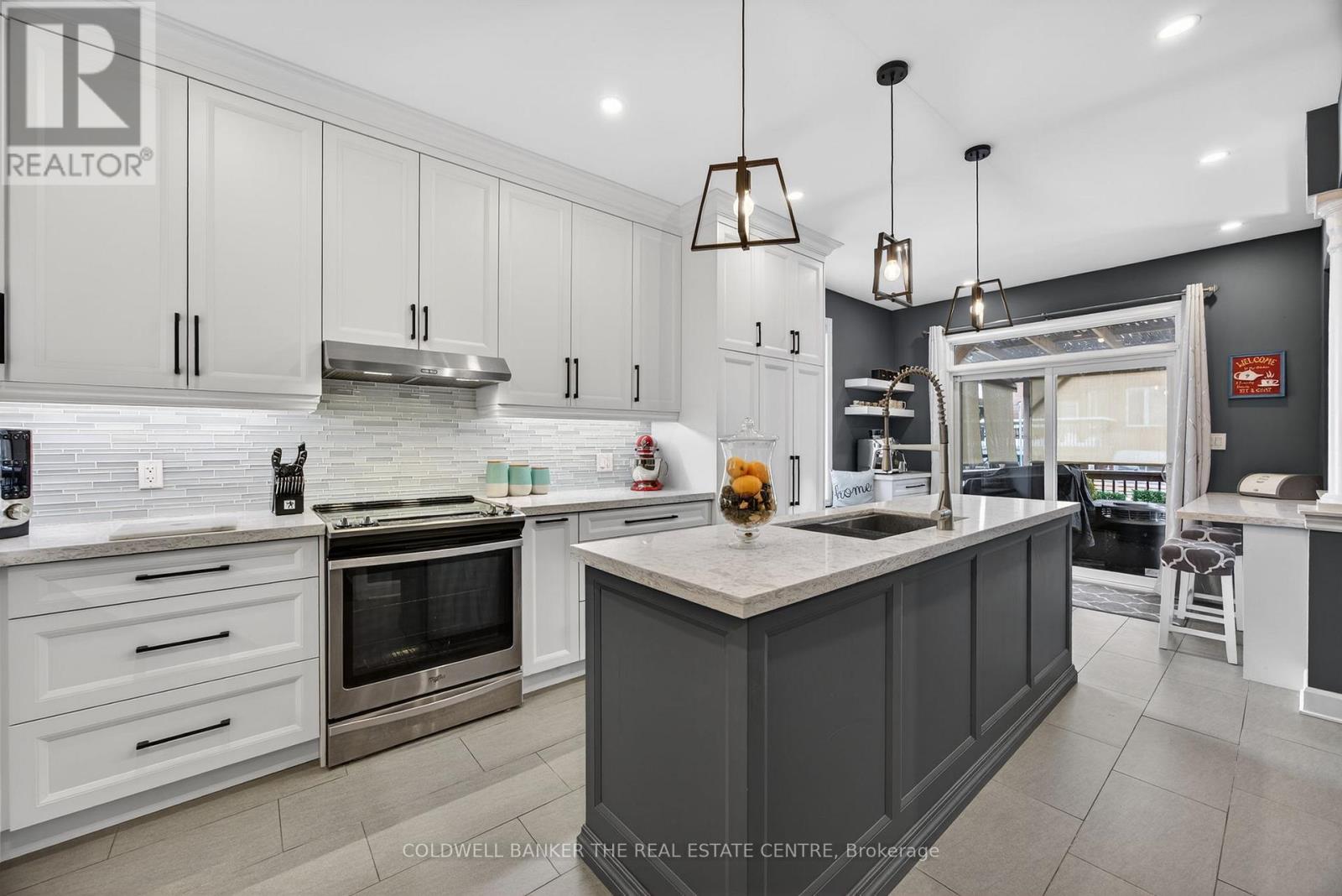 33 Booth Street, Bradford West Gwillimbury, Ontario L3Z 0A4 - Photo 5 - N12804966