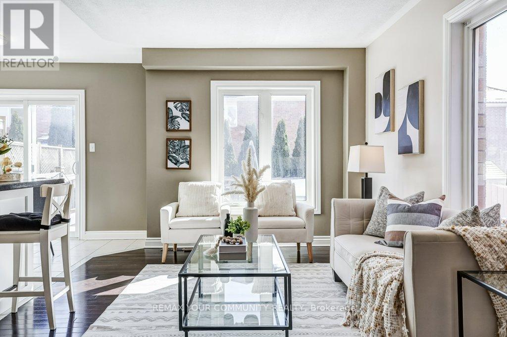 232 Penndutch Circle, Whitchurch-Stouffville, Ontario  L4A 0P1 - Photo 8 - N12838774