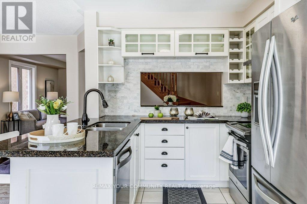 232 Penndutch Circle, Whitchurch-Stouffville, Ontario  L4A 0P1 - Photo 12 - N12838774