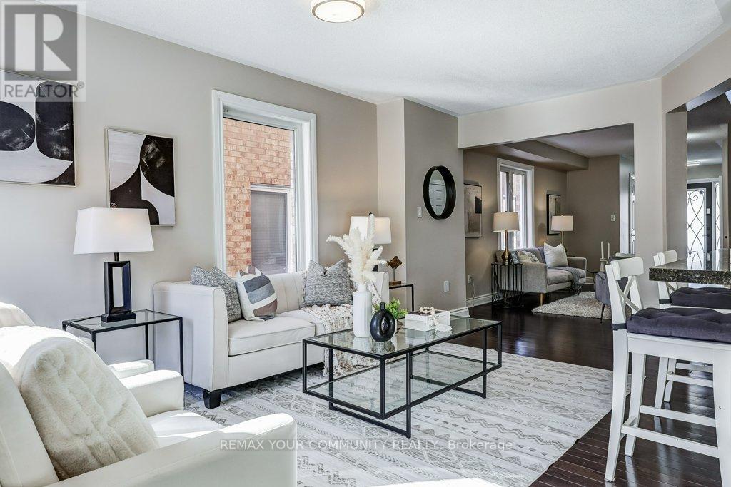 232 Penndutch Circle, Whitchurch-Stouffville, Ontario  L4A 0P1 - Photo 9 - N12838774