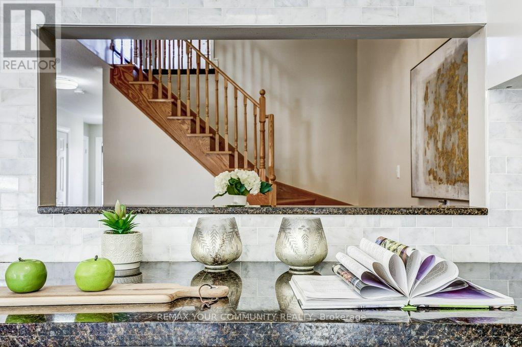 232 Penndutch Circle, Whitchurch-Stouffville, Ontario  L4A 0P1 - Photo 13 - N12838774