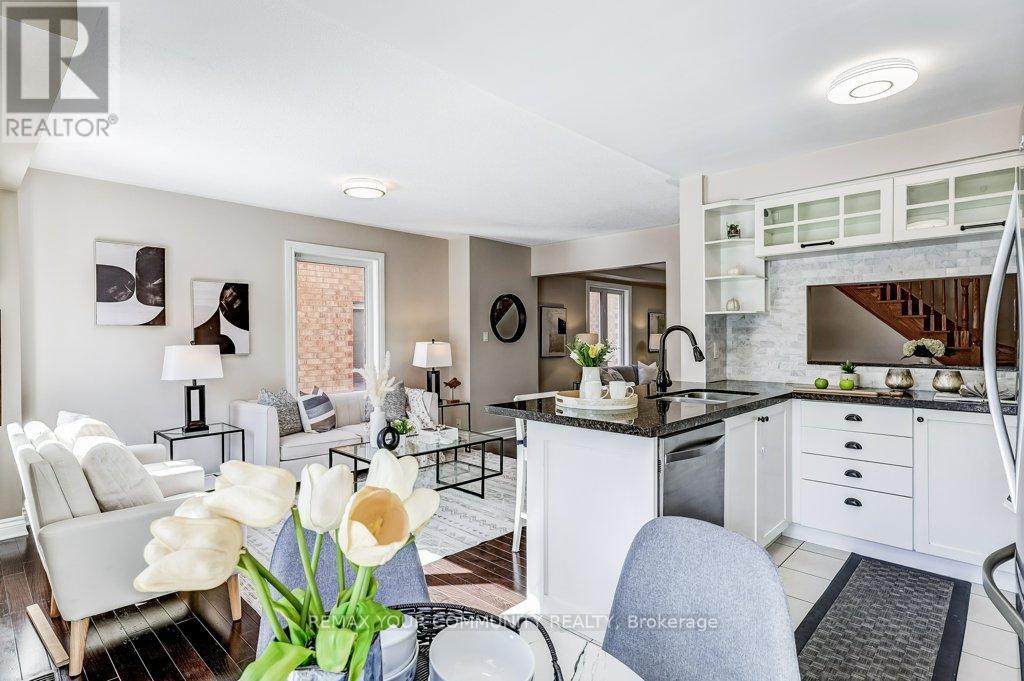 232 Penndutch Circle, Whitchurch-Stouffville, Ontario  L4A 0P1 - Photo 14 - N12838774