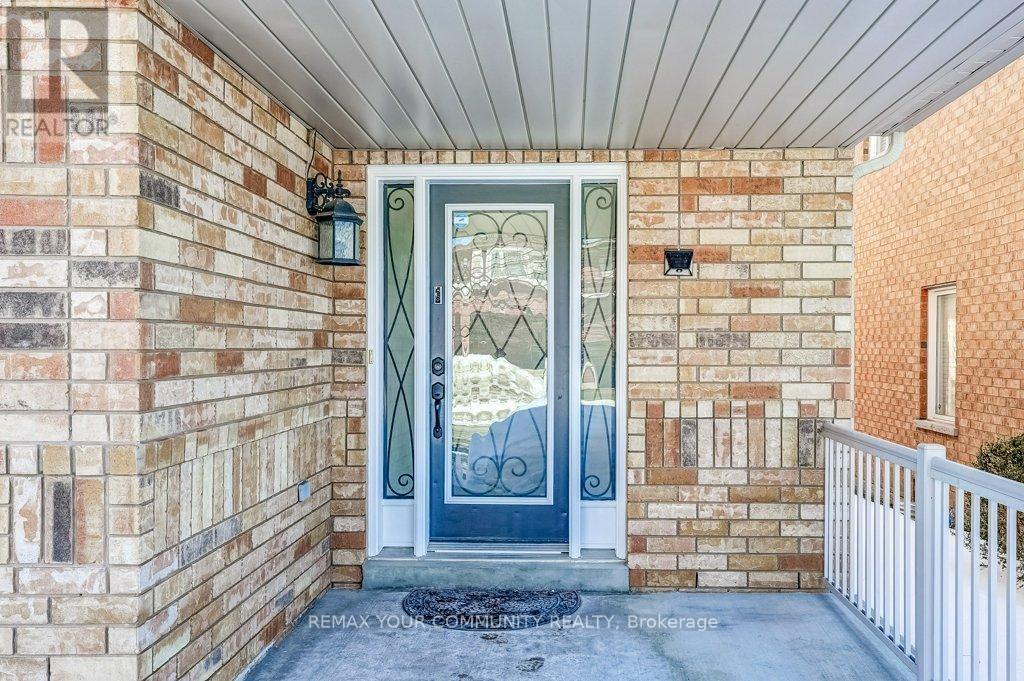 232 Penndutch Circle, Whitchurch-Stouffville, Ontario  L4A 0P1 - Photo 2 - N12838774