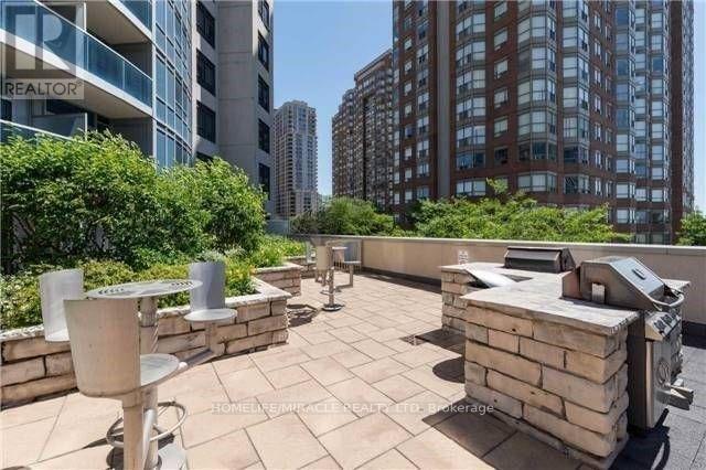 510 - 330 Burnhamthorpe Road W, Mississauga (City Centre), Ontario  L5B 0E1 - Photo 10 - W12838632