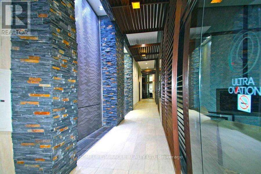 510 - 330 Burnhamthorpe Road W, Mississauga (City Centre), Ontario  L5B 0E1 - Photo 2 - W12838632