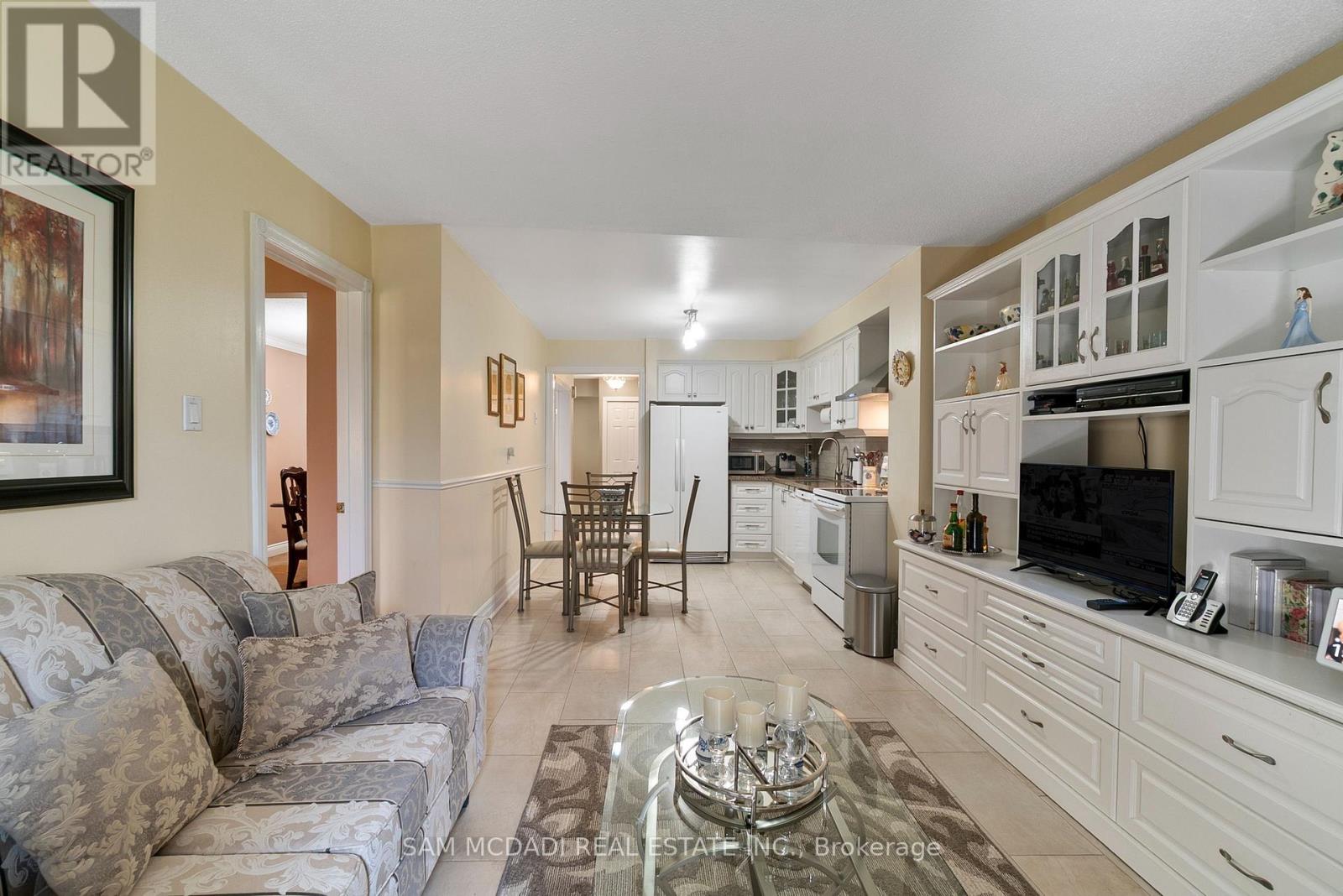 4260 Shelby Crescent, Mississauga, Ontario  L4W 3N5 - Photo 13 - W12838640