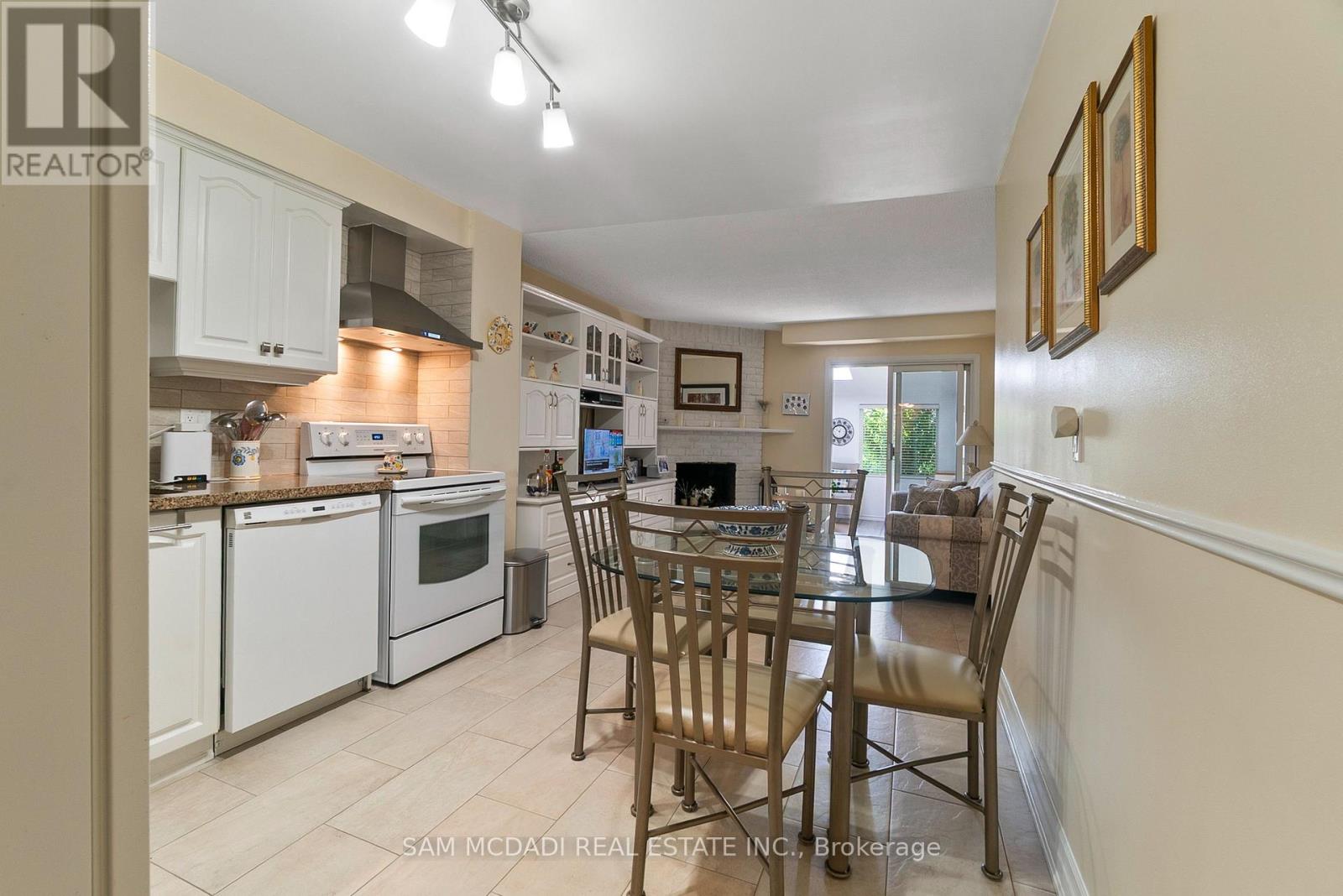 4260 Shelby Crescent, Mississauga, Ontario  L4W 3N5 - Photo 14 - W12838640