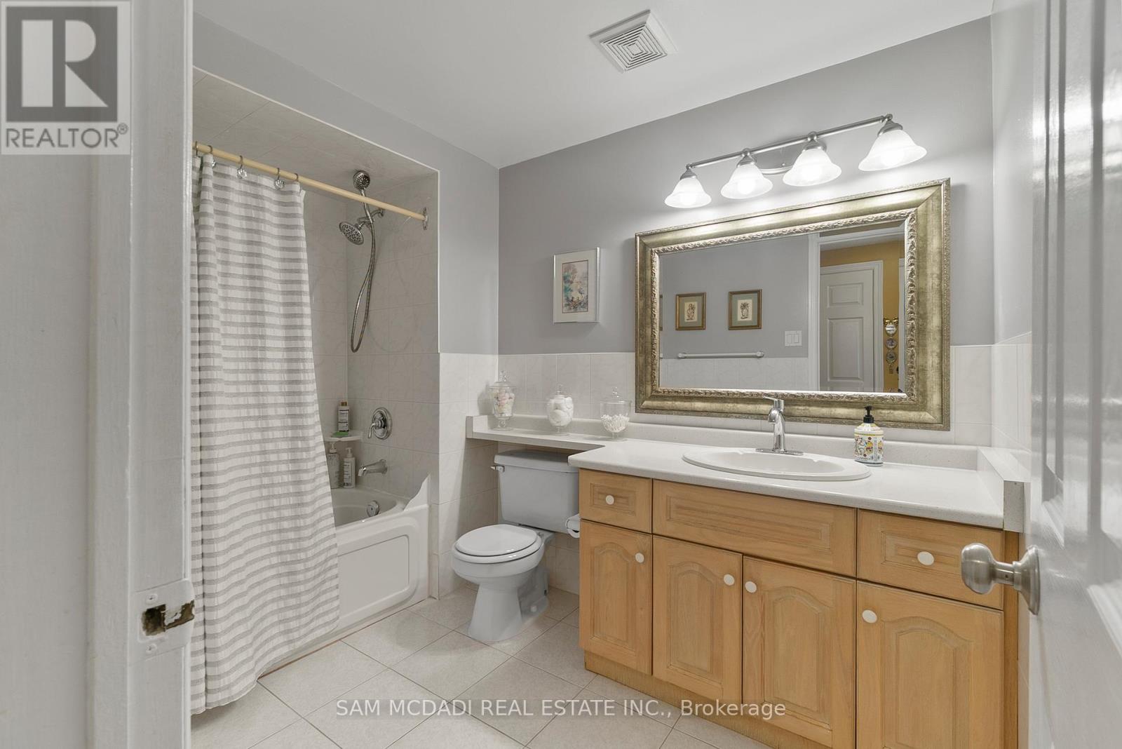 4260 Shelby Crescent, Mississauga, Ontario  L4W 3N5 - Photo 27 - W12838640