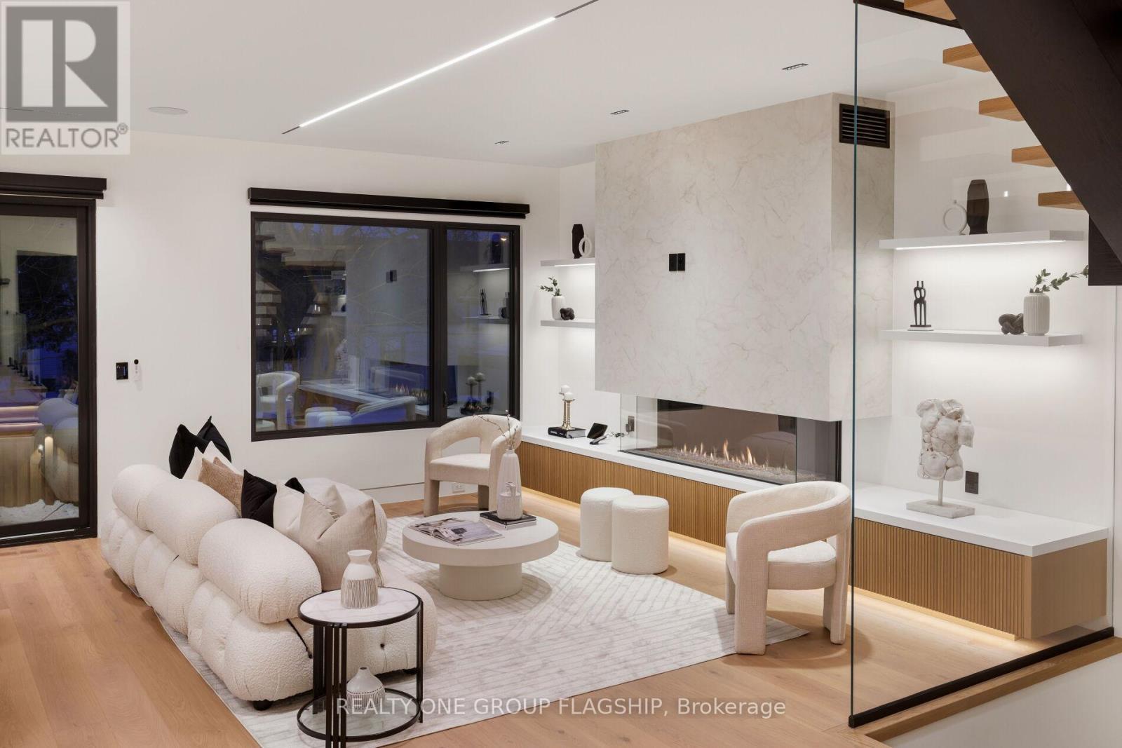 7 Bentley Drive, Toronto, Ontario  M8Z 3L9 - Photo 20 - W12838644