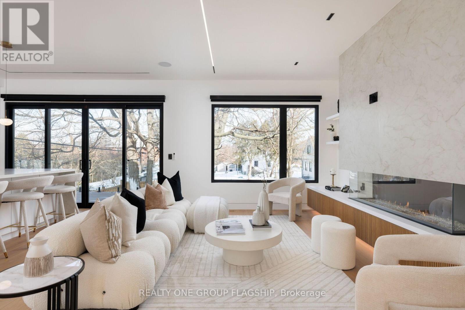 7 Bentley Drive, Toronto, Ontario  M8Z 3L9 - Photo 23 - W12838644