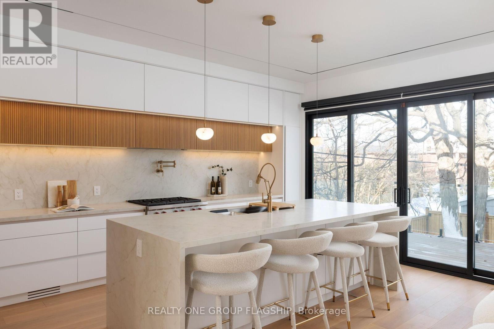 7 Bentley Drive, Toronto, Ontario  M8Z 3L9 - Photo 25 - W12838644