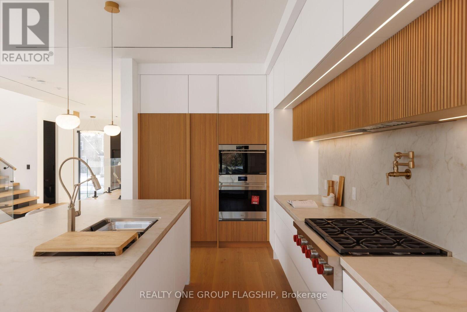 7 Bentley Drive, Toronto, Ontario  M8Z 3L9 - Photo 26 - W12838644