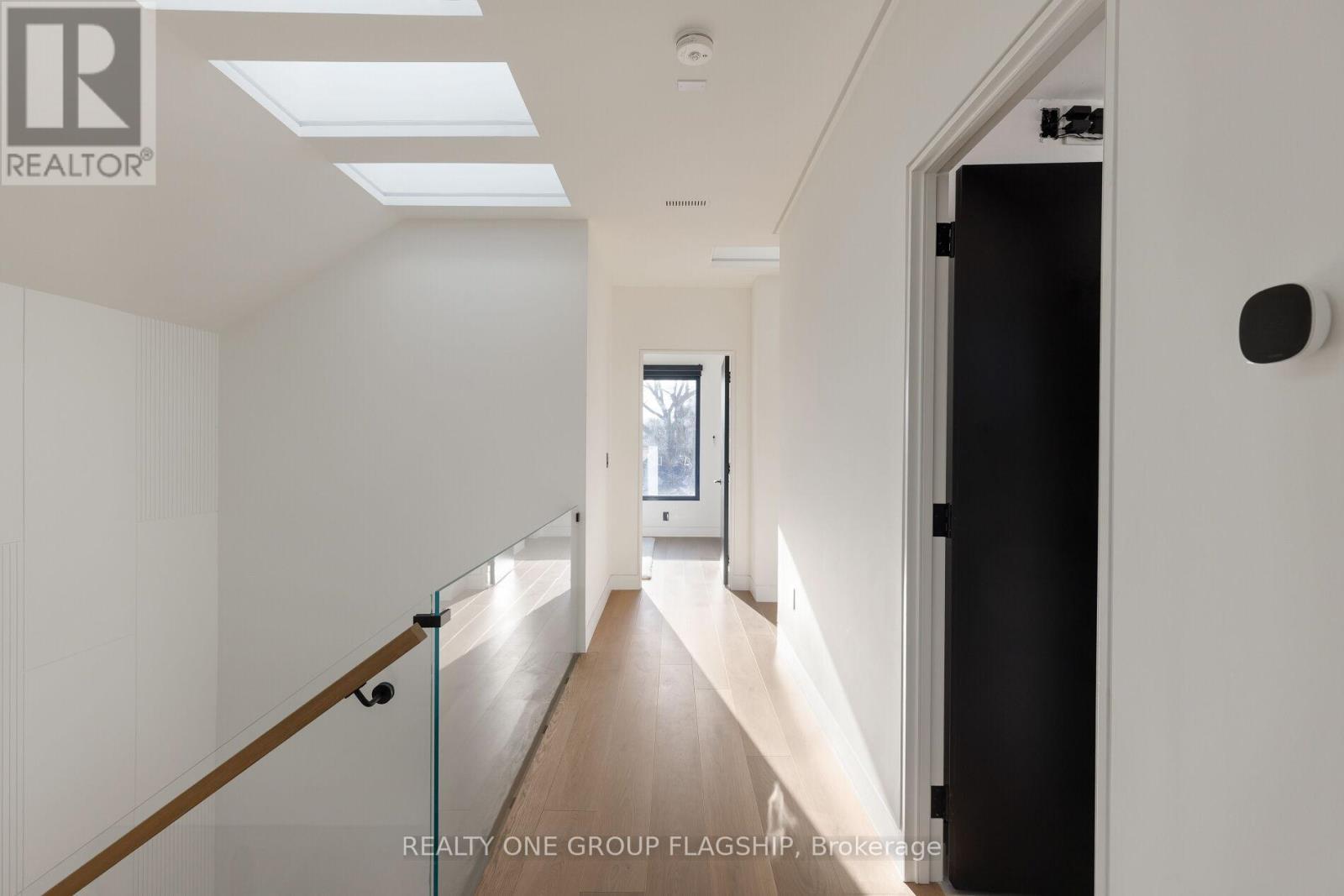 7 Bentley Drive, Toronto, Ontario  M8Z 3L9 - Photo 40 - W12838644