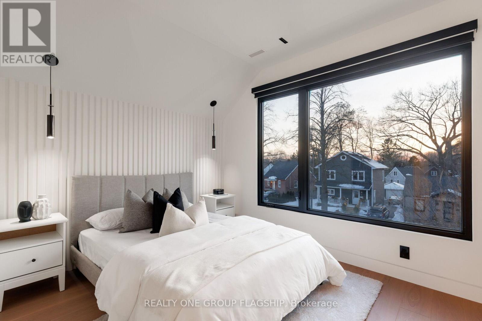 7 Bentley Drive, Toronto, Ontario  M8Z 3L9 - Photo 41 - W12838644