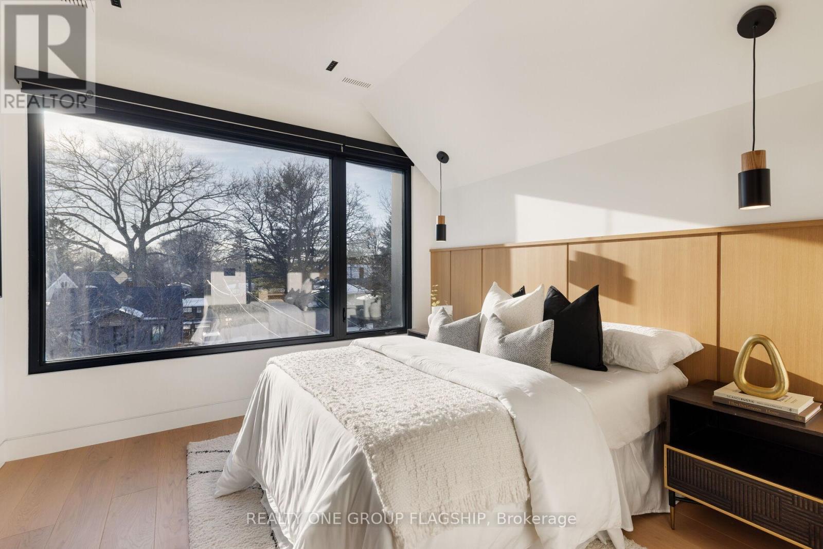 7 Bentley Drive, Toronto, Ontario  M8Z 3L9 - Photo 42 - W12838644