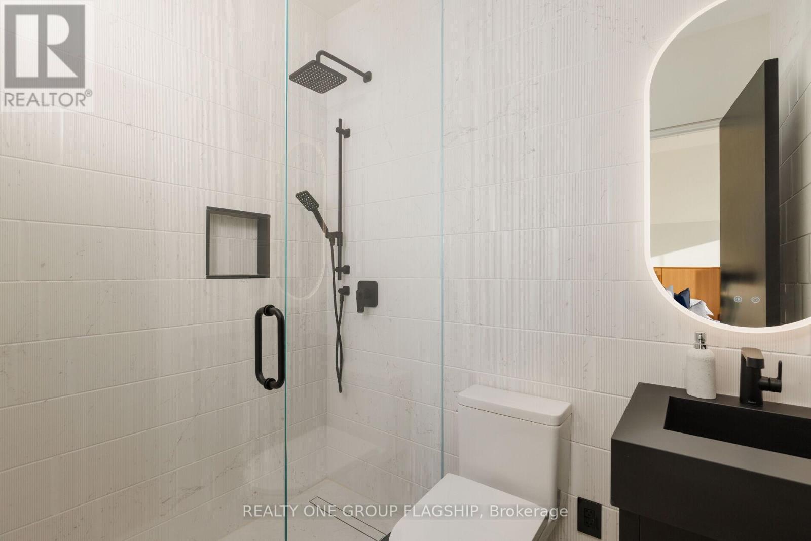 7 Bentley Drive, Toronto, Ontario  M8Z 3L9 - Photo 43 - W12838644