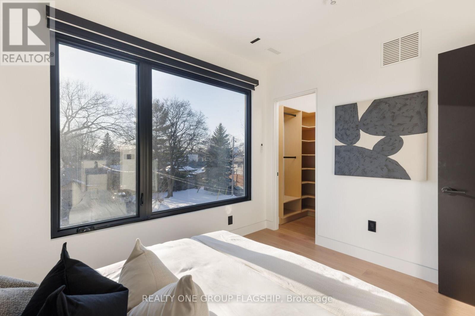 7 Bentley Drive, Toronto, Ontario  M8Z 3L9 - Photo 44 - W12838644