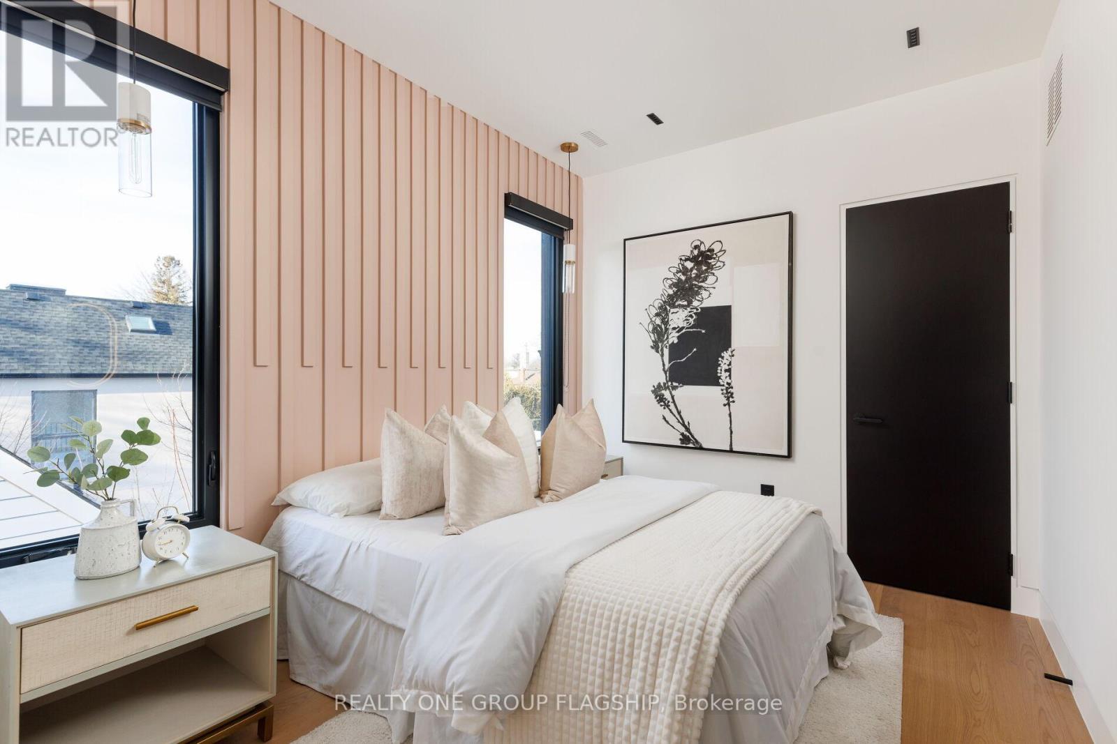 7 Bentley Drive, Toronto, Ontario  M8Z 3L9 - Photo 45 - W12838644