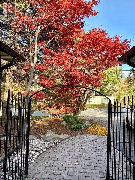 812 Bexhill Road, Mississauga, Ontario  L5H 3L1 - Photo 2 - W12838668