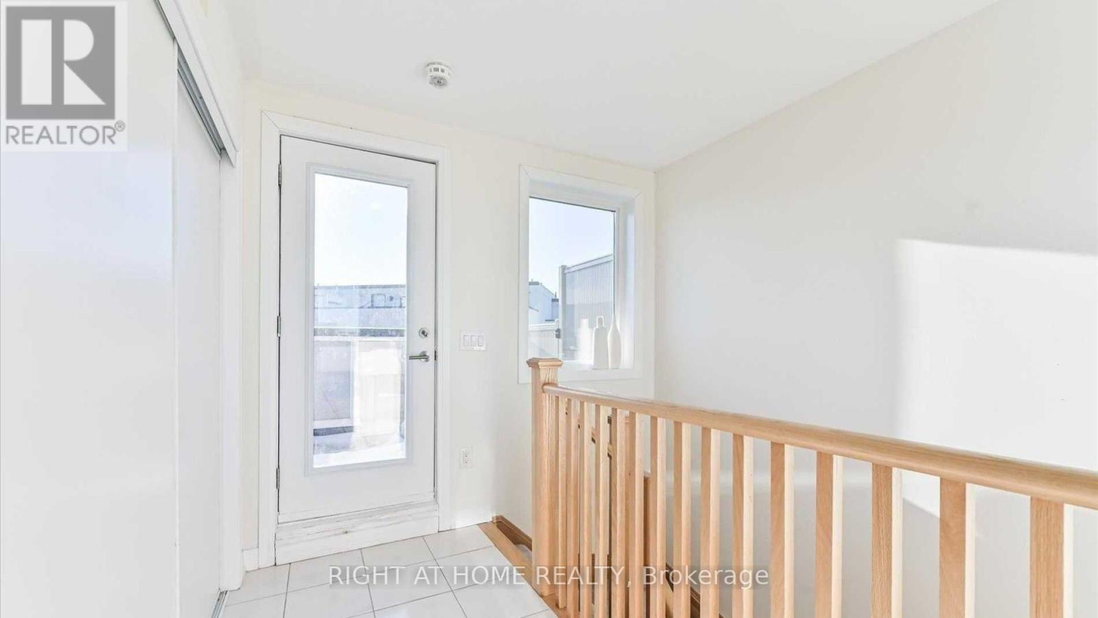 19 Thomas Mulholland Drive, Toronto, Ontario  M3K 0B5 - Photo 11 - W12838676