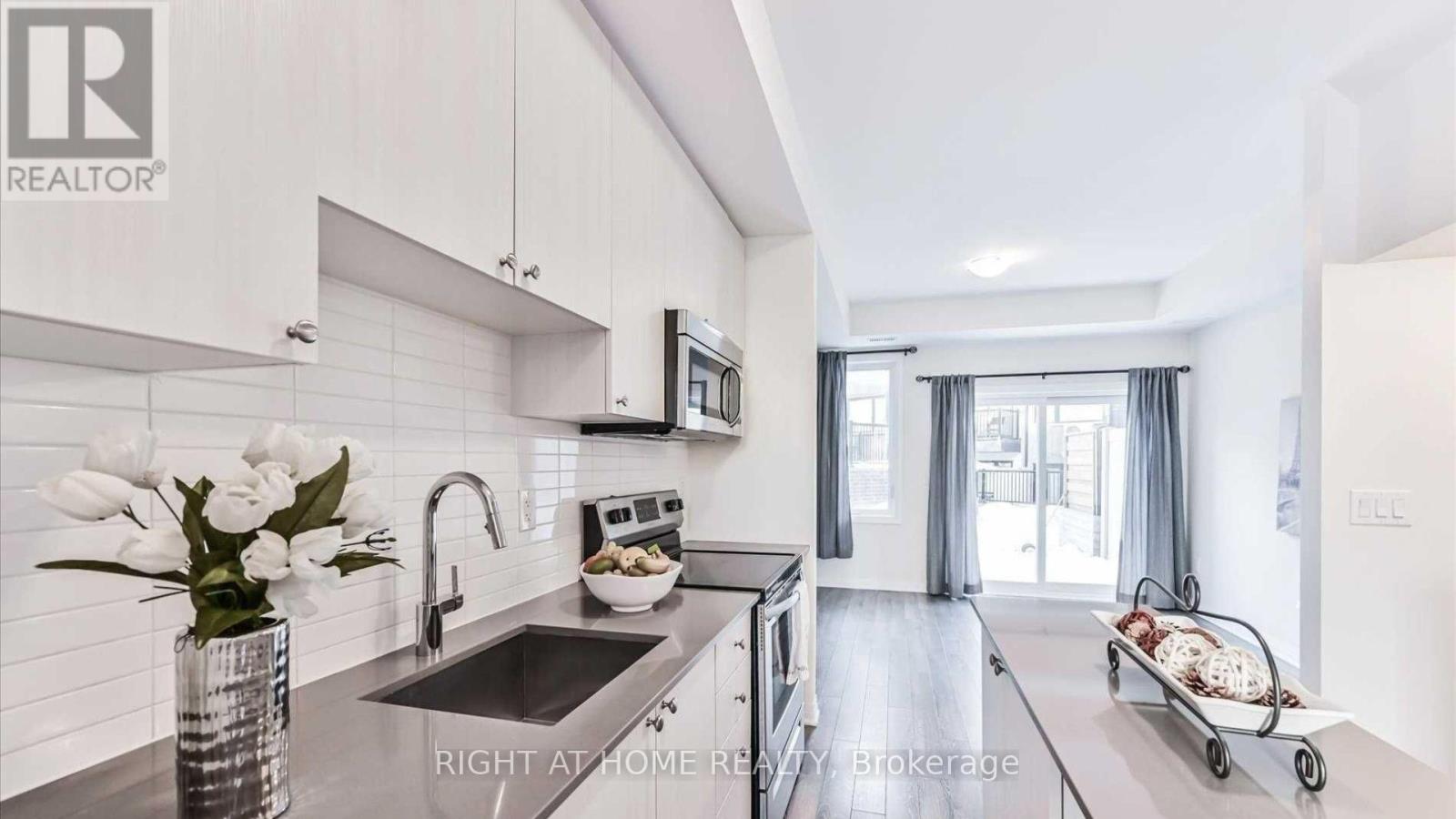 19 Thomas Mulholland Drive, Toronto, Ontario  M3K 0B5 - Photo 3 - W12838676