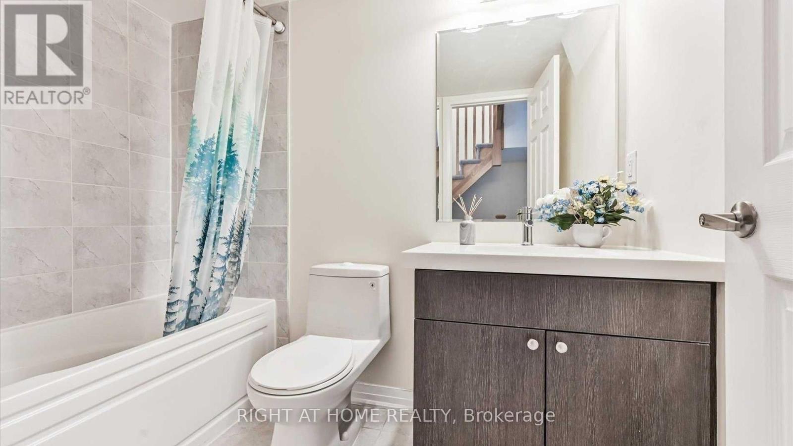 19 Thomas Mulholland Drive, Toronto, Ontario  M3K 0B5 - Photo 6 - W12838676