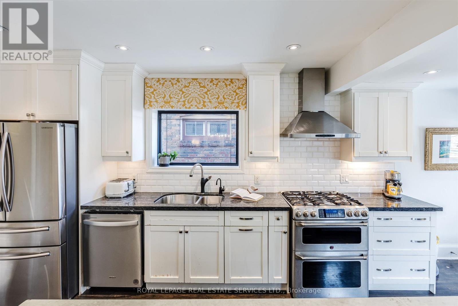 81 Armadale Avenue, Toronto, Ontario  M6S 3W9 - Photo 13 - W12838694