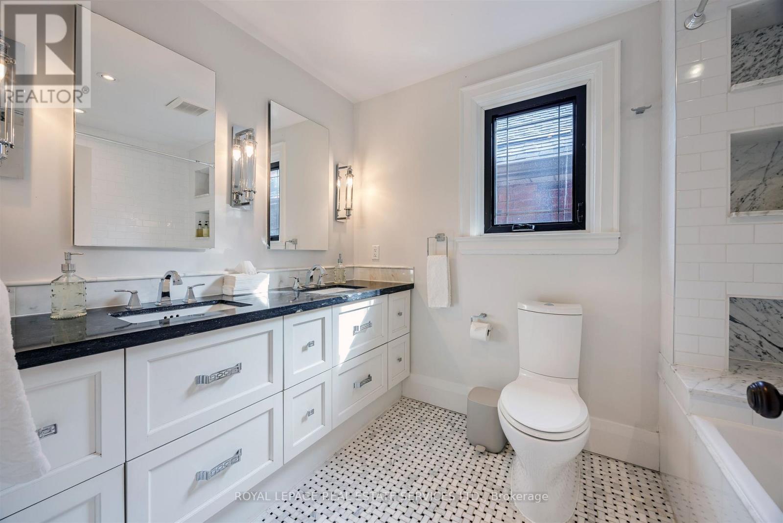 81 Armadale Avenue, Toronto, Ontario  M6S 3W9 - Photo 21 - W12838694