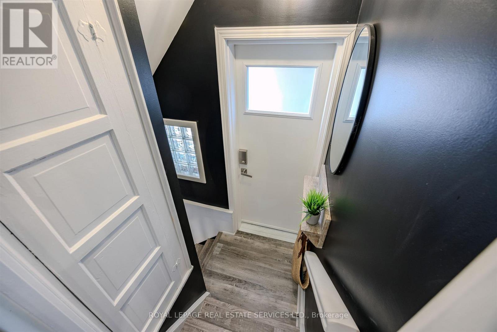 81 Armadale Avenue, Toronto, Ontario  M6S 3W9 - Photo 23 - W12838694