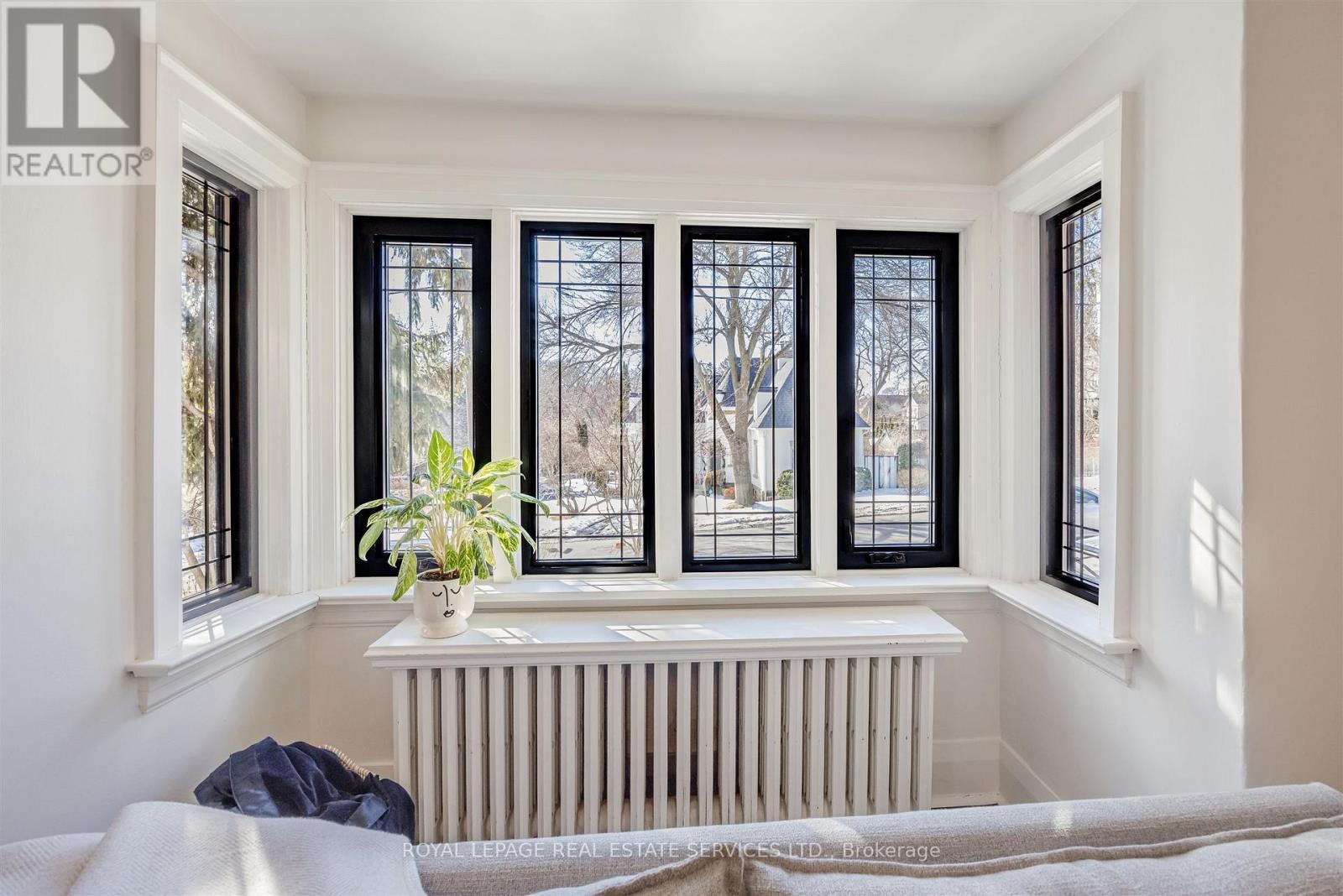 81 Armadale Avenue, Toronto, Ontario  M6S 3W9 - Photo 7 - W12838694