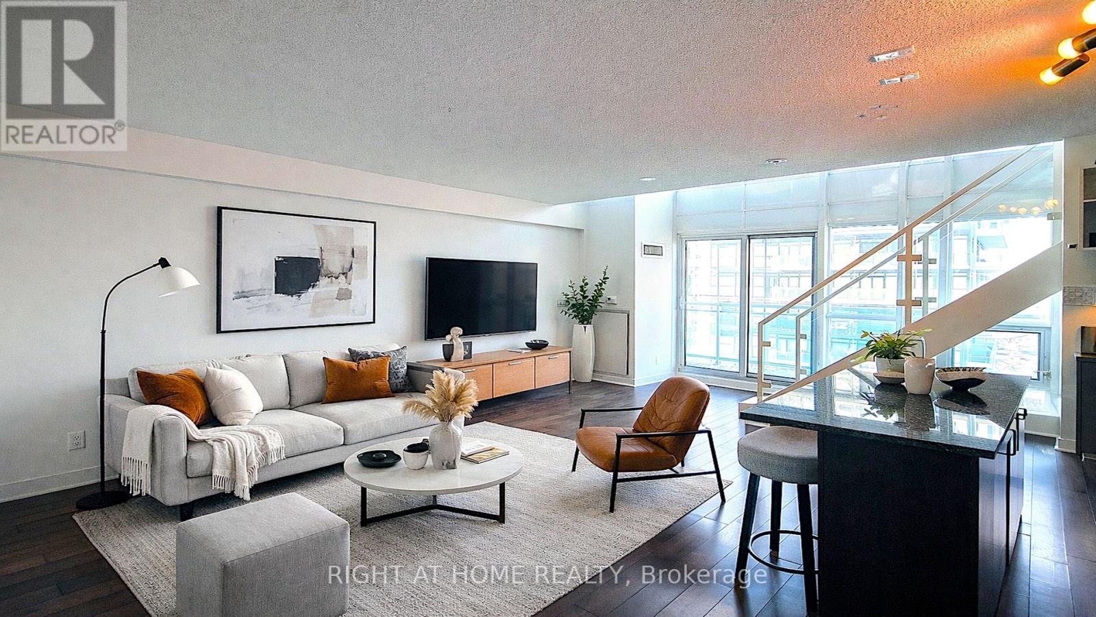 2709 - 155 LEGION ROAD N, Toronto, Ontario