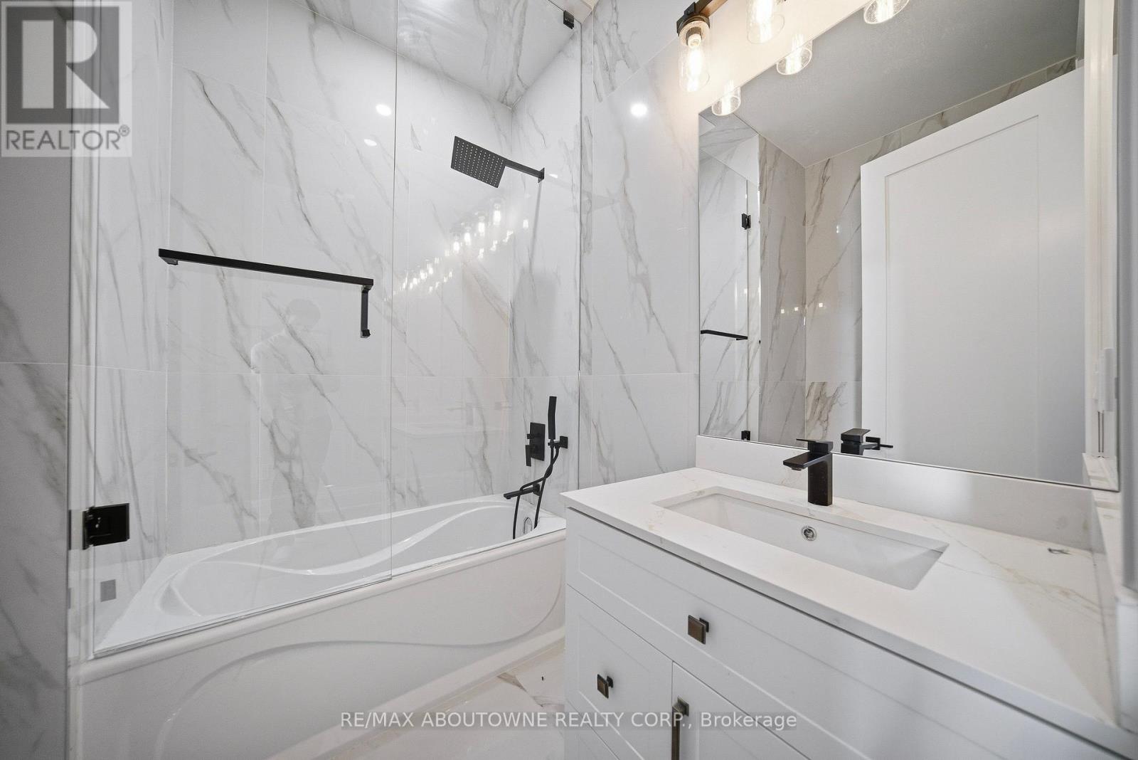 2091 Bridge Road, Oakville, Ontario  L6L 2E8 - Photo 18 - W12838760