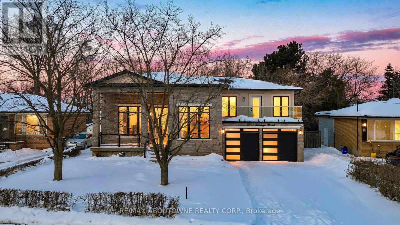 2091 Bridge Road, Oakville, Ontario  L6L 2E8 - Photo 2 - W12838760