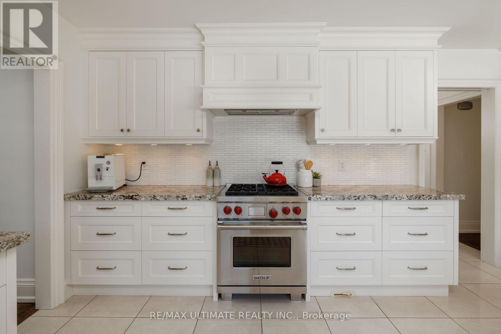 27 Ravensbourne Crescent, Toronto, Ontario  M9A 2A9 - Photo 18 - W12838808