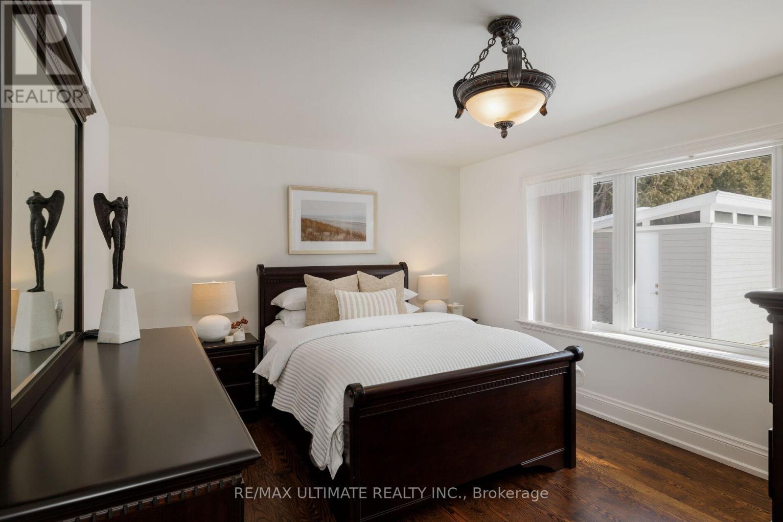 27 Ravensbourne Crescent, Toronto, Ontario  M9A 2A9 - Photo 22 - W12838808