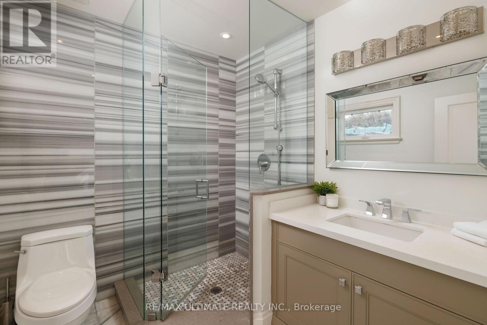 27 Ravensbourne Crescent, Toronto, Ontario  M9A 2A9 - Photo 24 - W12838808