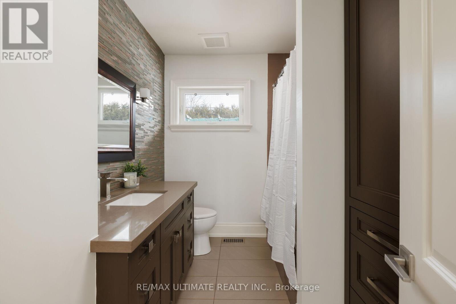 27 Ravensbourne Crescent, Toronto, Ontario  M9A 2A9 - Photo 28 - W12838808