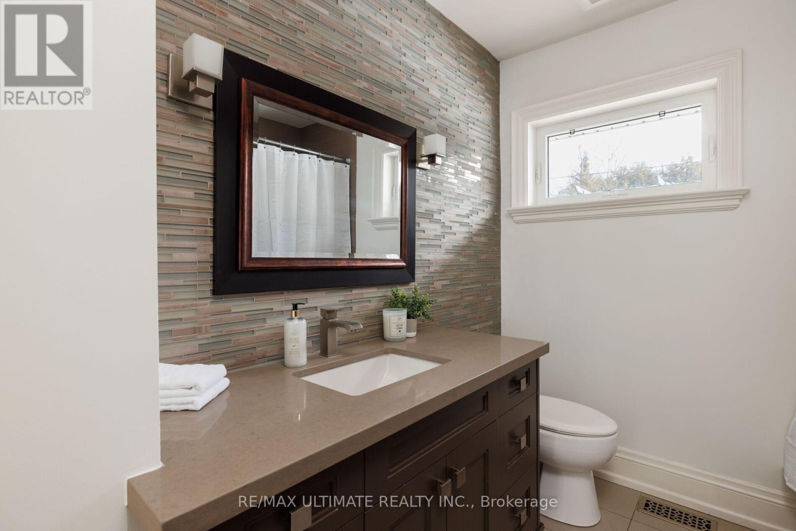 27 Ravensbourne Crescent, Toronto, Ontario  M9A 2A9 - Photo 29 - W12838808